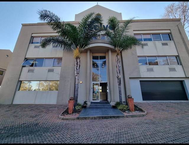 835M² OFFICE FOR SALE IN SUNNINGHILL